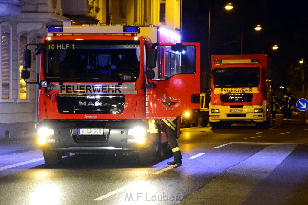 Feuer Hinterhof Garagen Koeln Hoehenberg Olpenerstr P024.JPG - Miklos Laubert